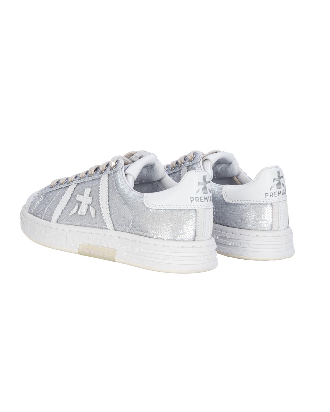 shop PREMIATA Saldi Scarpa: Premiata sneakers RUSSELD var. 6262.
Sneakers in paillettes argento e dettaglio in pelle bianca.
Dettaglio centrale PREMIATA e timbri a rilievo.
Dettagli iconici come il logo classico che decora i laterali, il tallone e l’etichetta.
Altezza Suola 3 cm.
Composizione Suola: 95% Gomma 5% TPU.
Composizione Tomaia: 40% PET 15% PL 15% PA 30% pelle di vitello.
Composizione fodera: 100% pelle di capra.
Fabbricato in Vietnam.. RUSSELLD-6262 number 590737